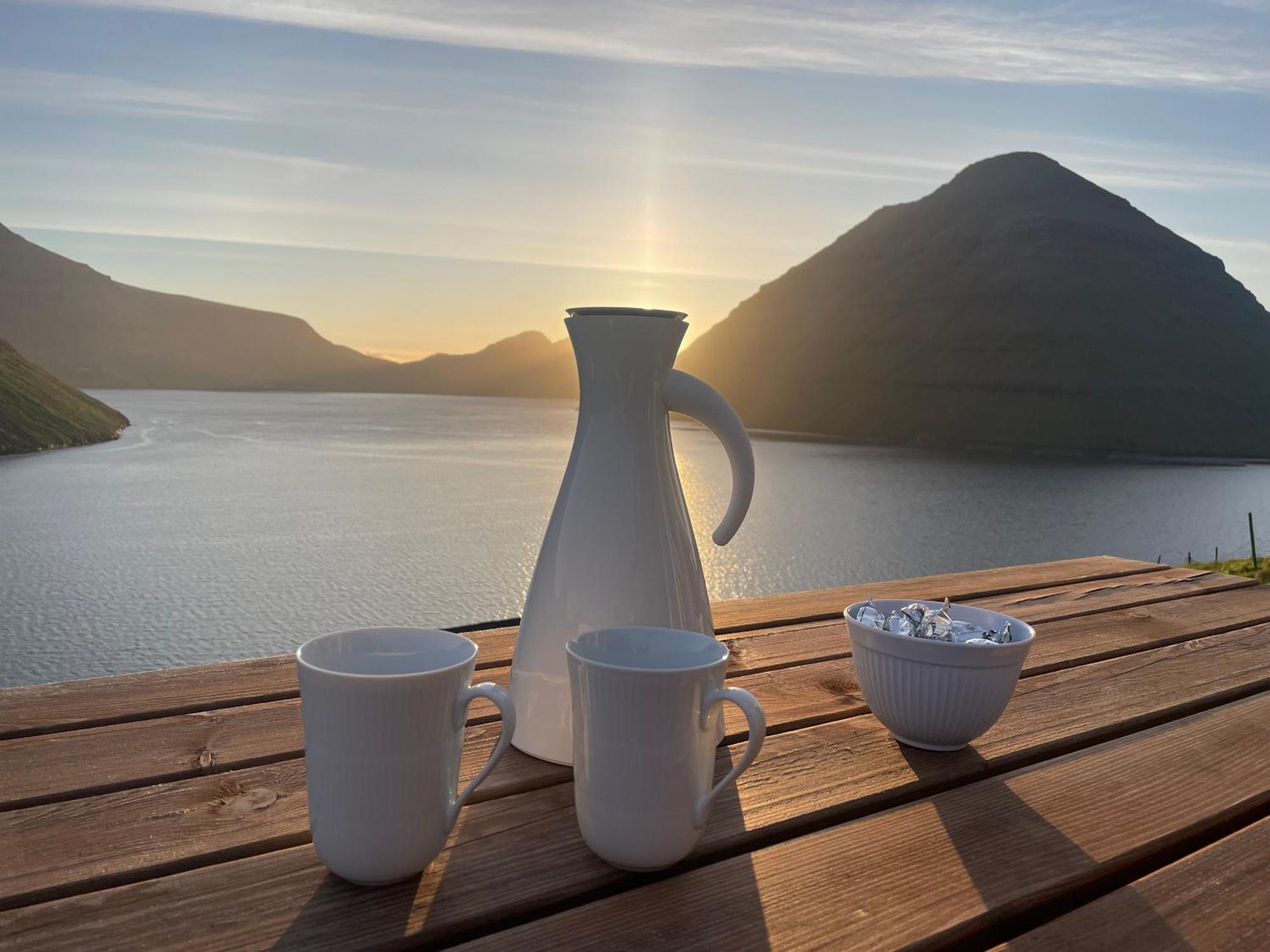 Unique Sea & Landscape View And Spacious Apartment Klaksvík Exterior foto