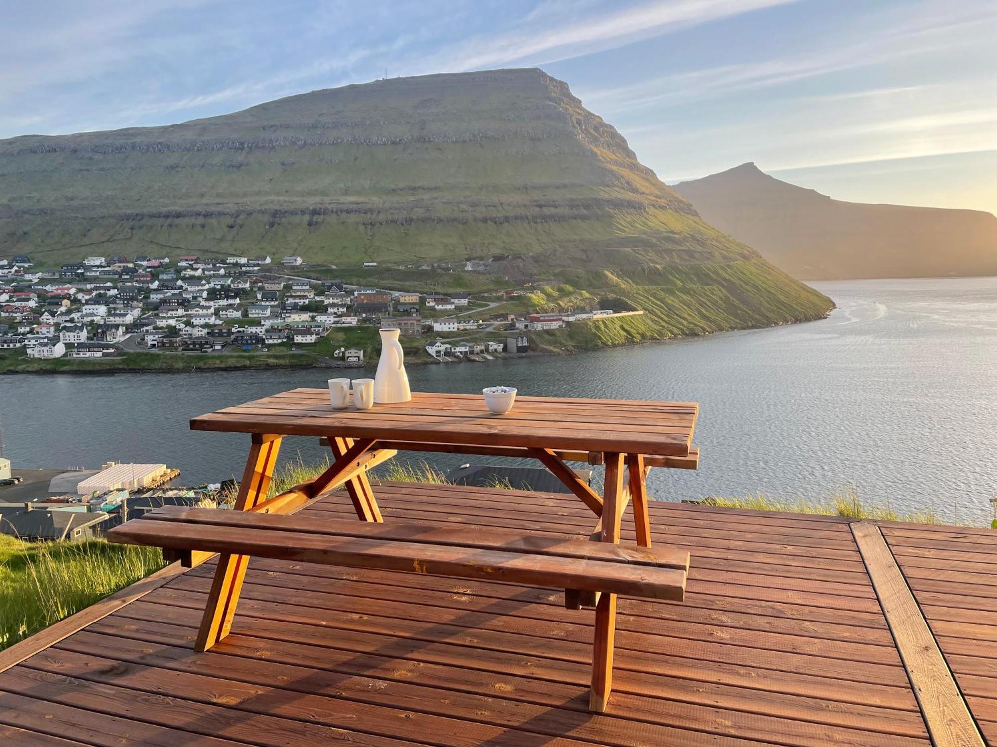 Unique Sea & Landscape View And Spacious Apartment Klaksvík Exterior foto