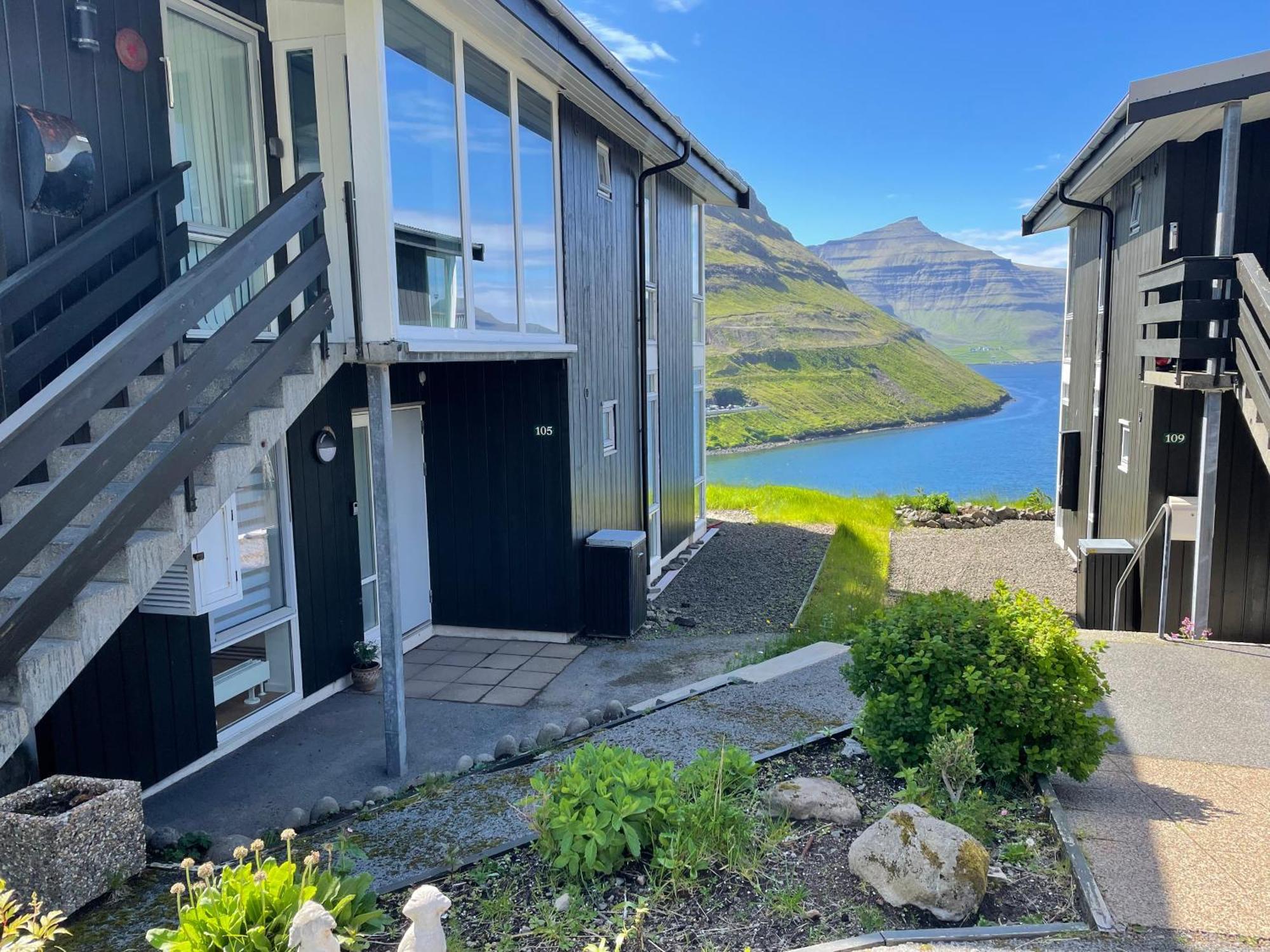 Unique Sea & Landscape View And Spacious Apartment Klaksvík Exterior foto